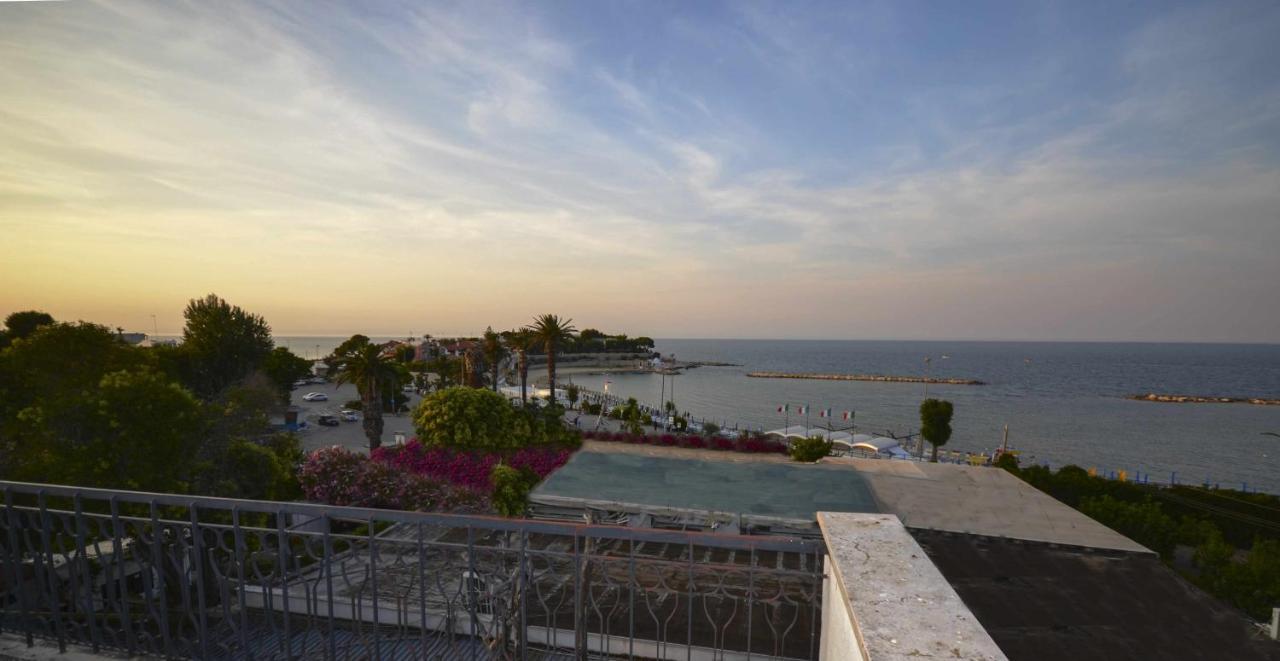 Bed and Breakfast Golden Bay Трани Экстерьер фото